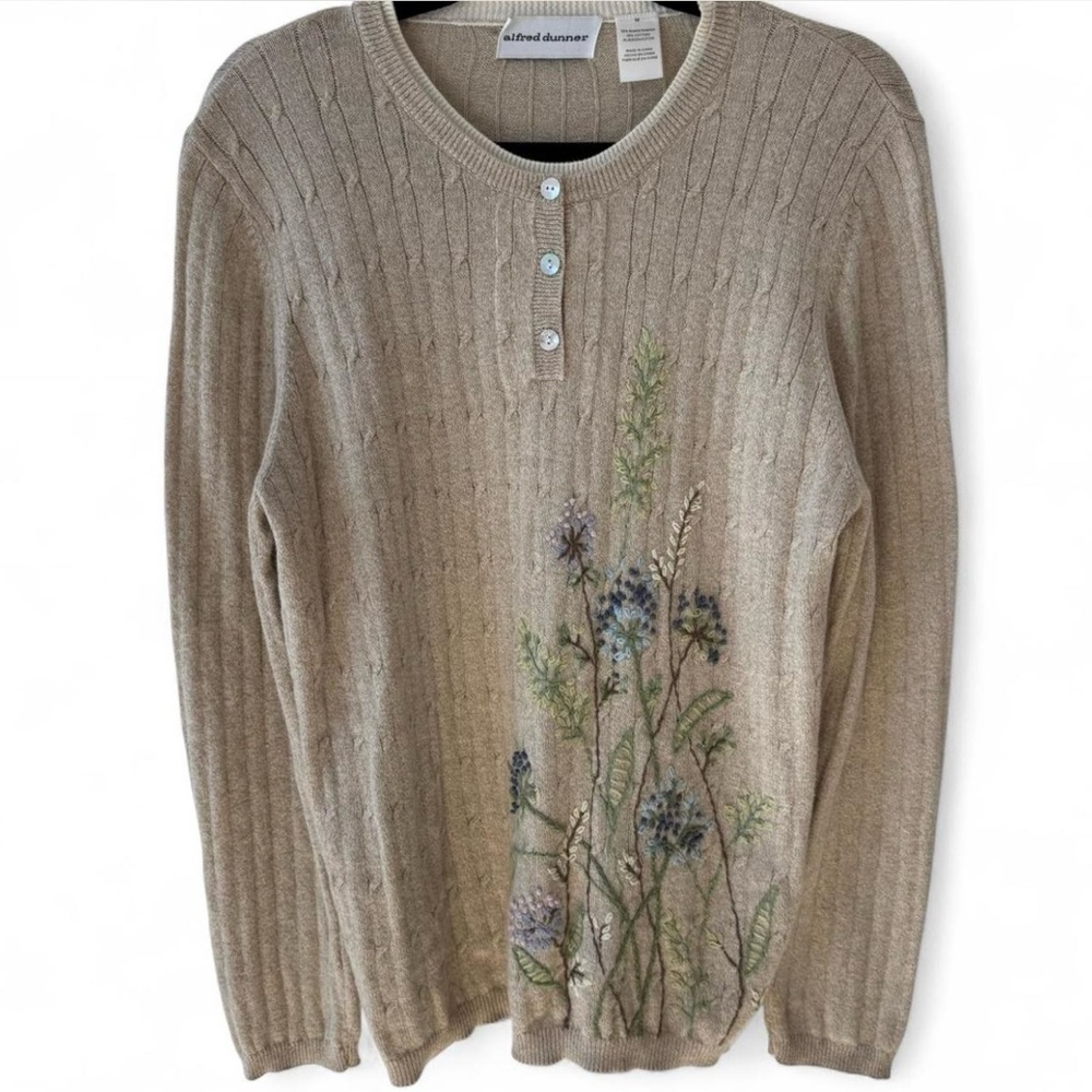 Beautiful Alfred Dunner Cream Knit Sweater with Embroidered Flowers